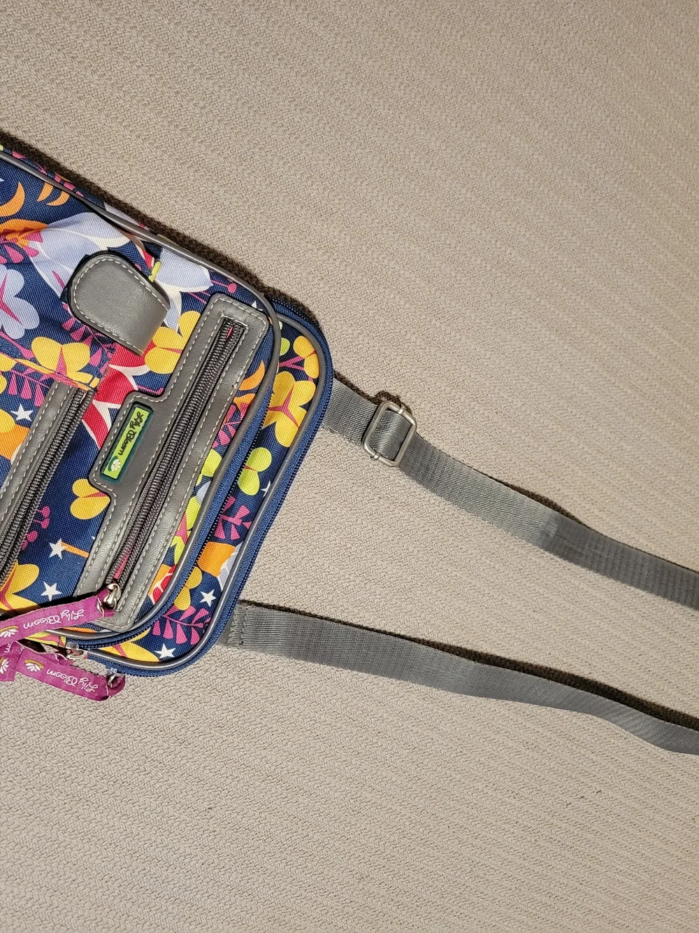Lily Bloom Floral Crossbody Bag – Gray Straps